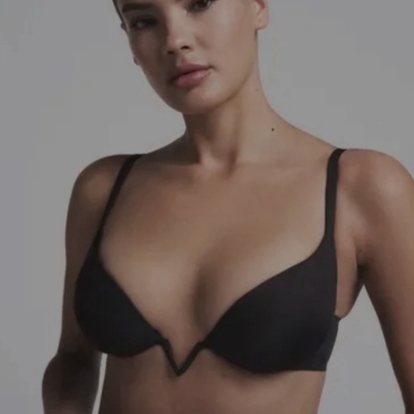 SKIMS Ultimate Deep V Push Up Bra Size:34A Onyx - Picture 6 of 8